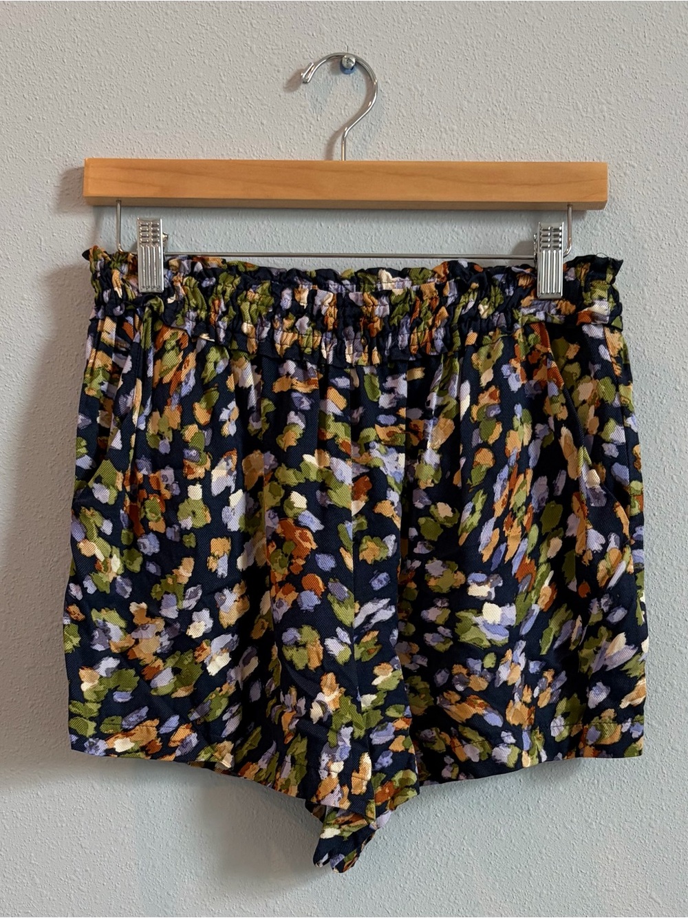Anthropologie Navy with Multi Brushstroke Print Elastic Waist Shorts size Small